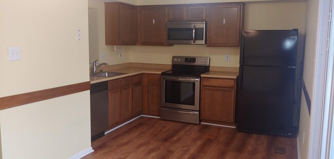 Foto del edificio - 217 Lodge Cliff Ct