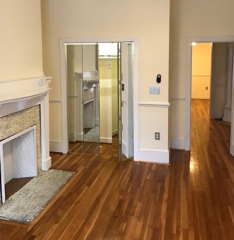 Foto del edificio - 2476 Ontario Rd NW