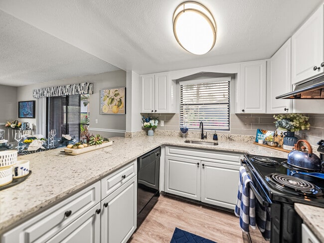 Building Photo - The Park at Parma