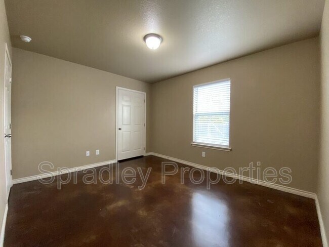 Foto del edificio - 1573 Brady Way