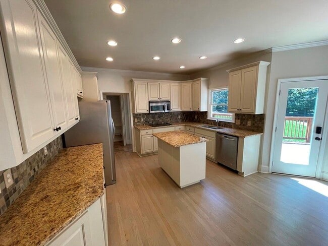 Building Photo - 510 Stonebrook Farms Dr