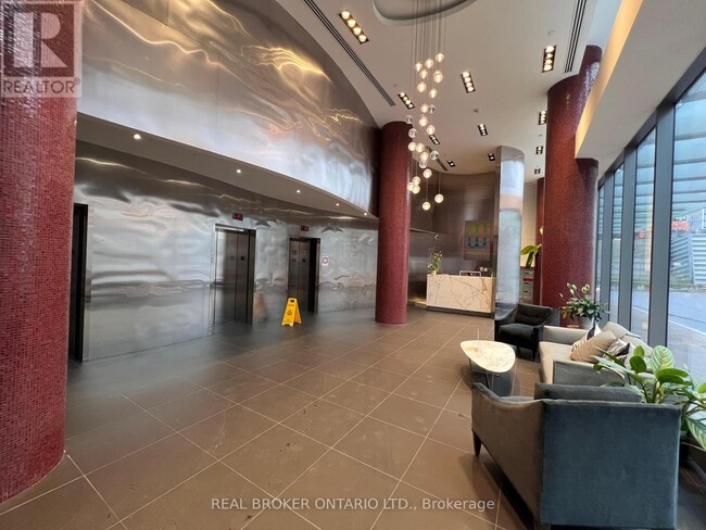 Photo du bâtiment - 1-311 Market St.