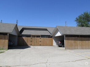 Building Photo - 5741 Crestmore Dr