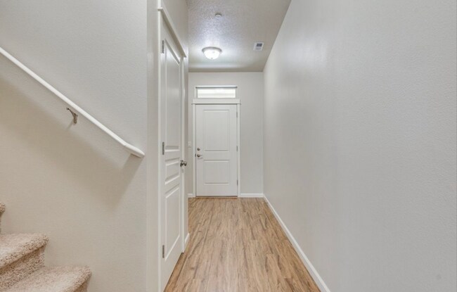 Building Photo - Spacious 3 Bedroom 2.5 Bathroom Home in Id...