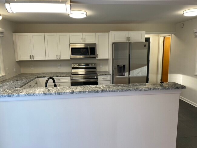 Building Photo - 2 Smallwood Dr