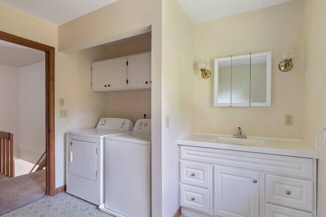 Foto del edificio - 250 Grey Birch Dr