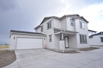 Building Photo - 10202 Spry St