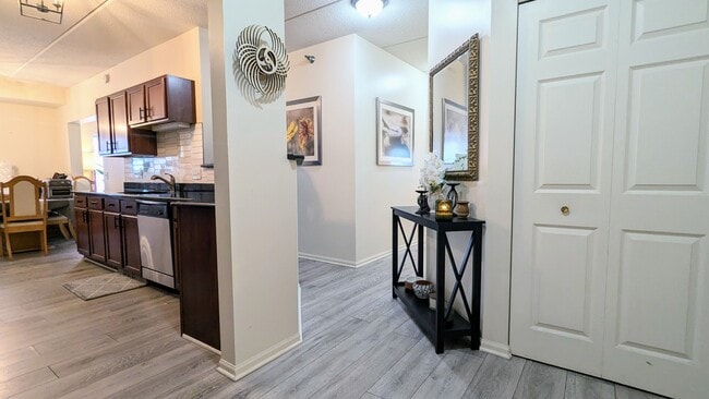 Building Photo - 390 W Mahogany Ct