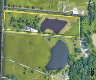 Building Photo - 5076 Country Club Rd