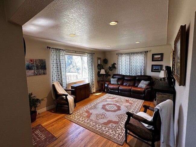 Building Photo - Wonderful 4-Bed Home In Wheat Ridge!