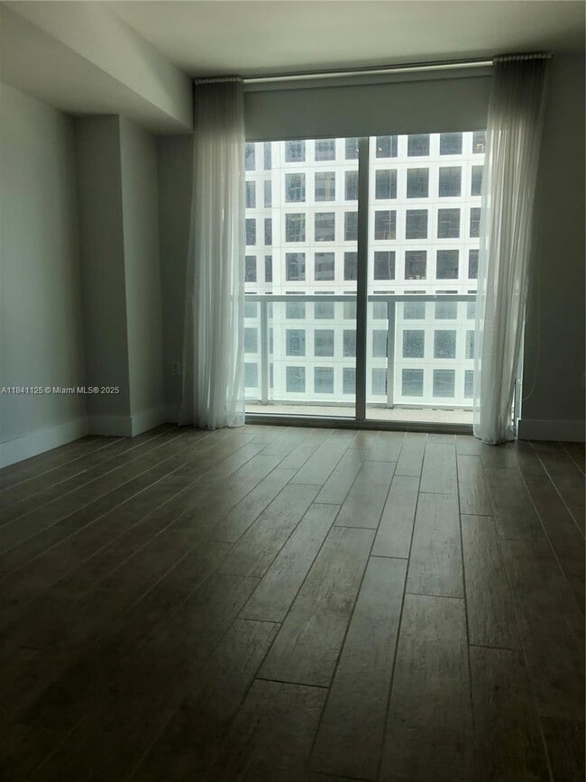 Building Photo - 500 Brickell Ave
