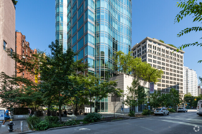 Building Photo - Astor Place