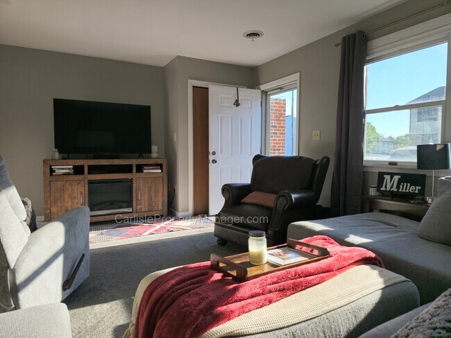 Foto del edificio - 57 W Cabin Hollow Rd