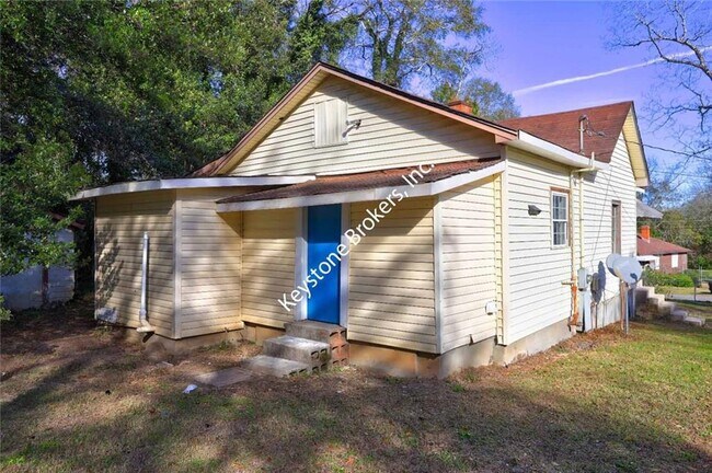 Building Photo - 760 Magnolia Dr