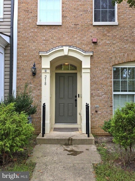 Building Photo - 218 Shields Rd