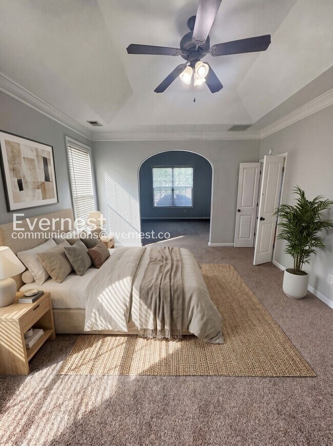 Foto del edificio - Limited Time Special Offer / 4 Bed, 2 Bath Home with Garage / Pet-Friendly / Available Now!
