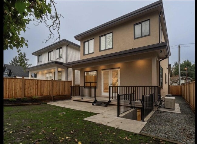 Building Photo - 11772 92 Ave