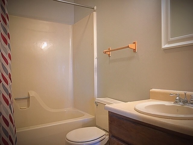 Building Photo - 107 Clearview Ct