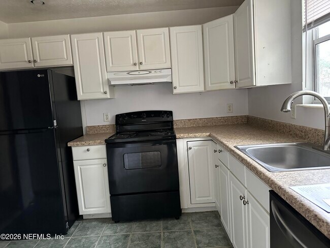 Building Photo - 4253 Huntington Forest Blvd