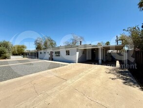 Building Photo - 2127 W San Miguel Ave