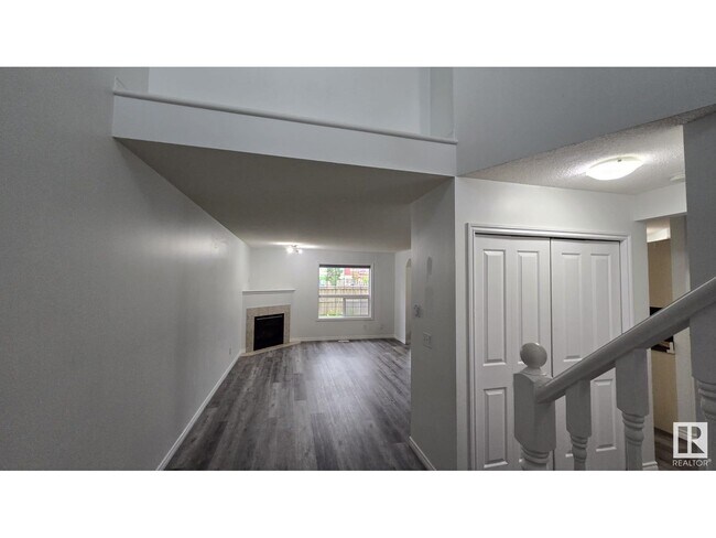 Photo du bâtiment - 8053 Shaske Dr NW