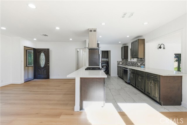 Foto del edificio - 7112 Teesdale Ave