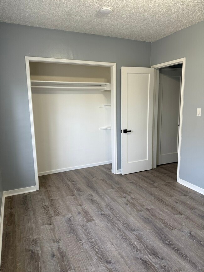 Foto del edificio - 11456 Albers St