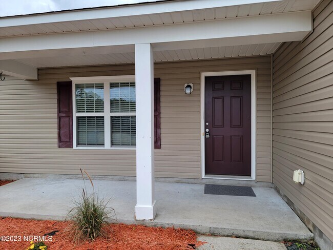 Building Photo - 416 Amaryllis Ln