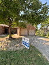 Building Photo - 3220 W Montrail Pl