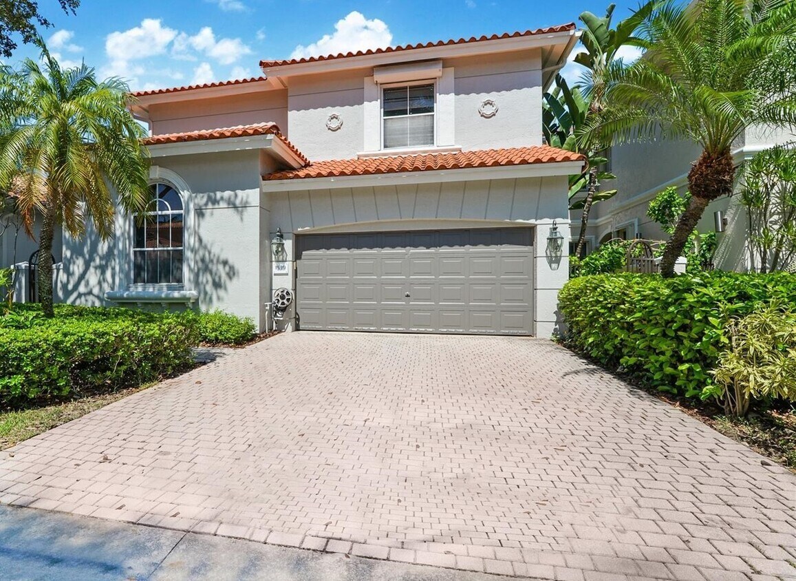 Primary Photo - 1539 Shoreline Way