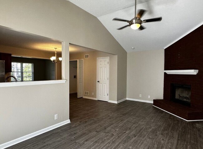 Building Photo - 3BR/2BA Home For Rent in Fern Creek!