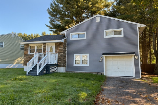 Building Photo - 8414 Dawn Dr