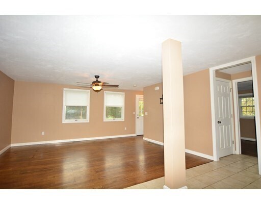 Building Photo - 14 Manns Hill Rd