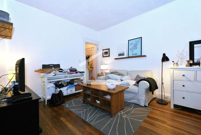 Foto del edificio - 120 Brainerd Rd