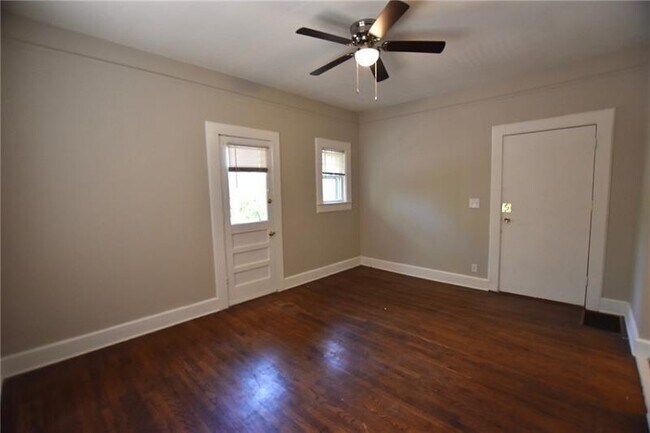 Foto del edificio - 1006 Greenwood Ave NE