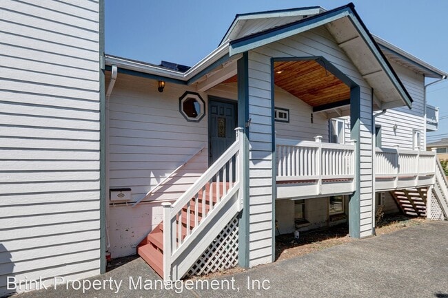 Building Photo - 2 br, 2 bath House - 531 Maple St