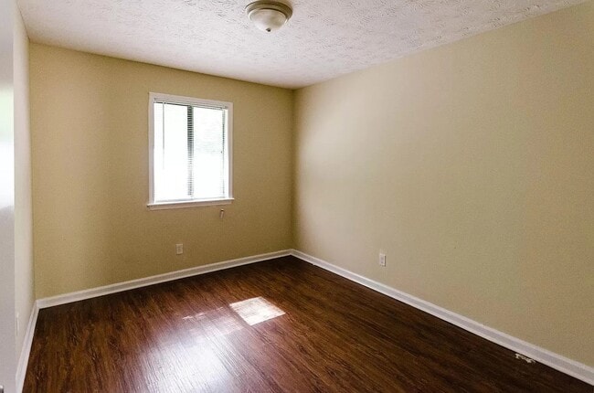 Building Photo - 113 Langford Ct