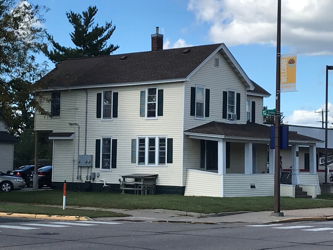 1121 Broadway St S Unit 1121 S Broadway St, Menomonie, WI 54751