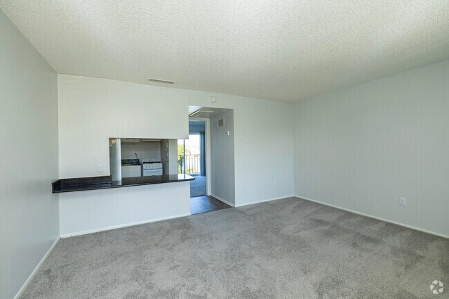 1 dormitorio, 1 baño - 501 pies cuadrados - Sala de estar - Lakes at Largo Apartments