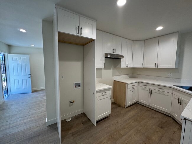 Cocina - Conexiones para lavadora y secadora - 1026 Ruberta Ave
