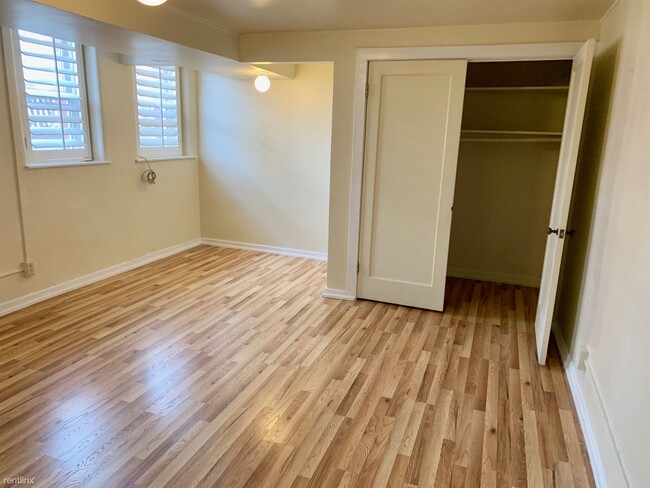 Building Photo - Studio, 1 bath  - 164 S 1300 E Apt 8