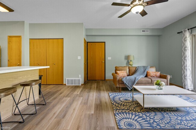 Foto del edificio - 2 br, 1 bath Condo - 2272 Holiday Road 607