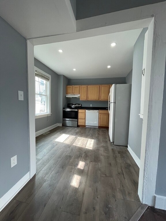 Foto del edificio - 77.5 School St