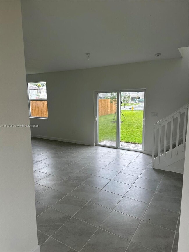 Foto del edificio - 2645 SE 24th Ct