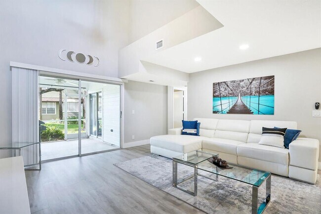 Building Photo - 5292 Buckhead Cir