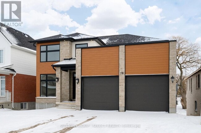 Building Photo - 70 Royal Cres