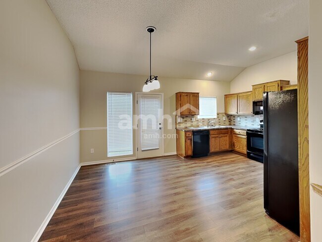 Foto del edificio - 643 E Apache St