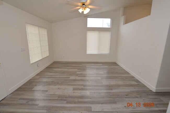 Foto del edificio - 3840 Dusty Glen Ct