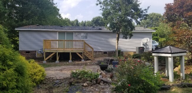 Building Photo - 103 Grayland Dr