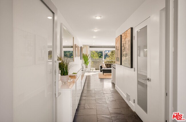 Foto del edificio - 2388 Kimridge Rd